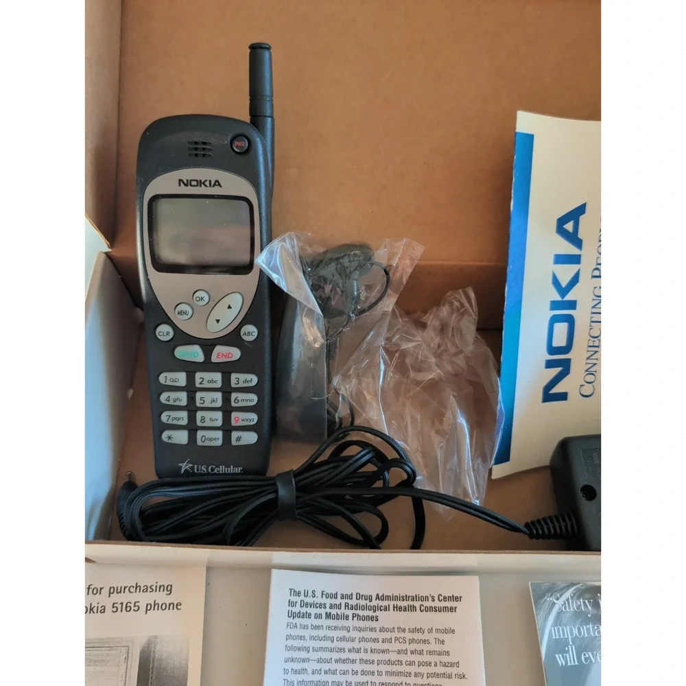 Nokia 5165 - Cellular Phone With Accessories and original Box US Cellular